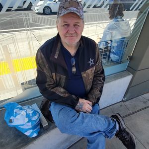 Meet your Posher, Lewis